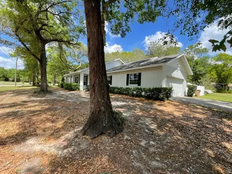 25721 Pinehurst St, Sorrento, FL 32776