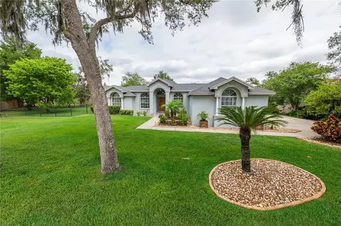 4560 Woodlands Village Dr, Orlando, FL 32835