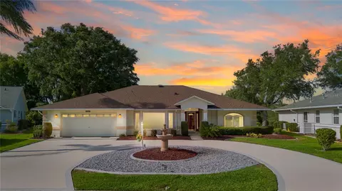 26901 Racquet Cir, Leesburg, FL 34748