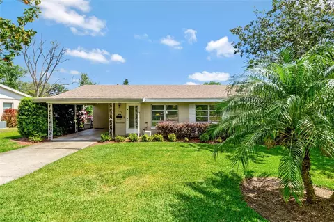 1330 Peters Dr, Leesburg, FL 34748