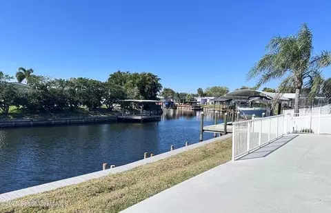 225 Florida Blvd, Merritt Island, FL 32953