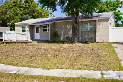 74 Garrison Ln, Frostproof, FL 33843