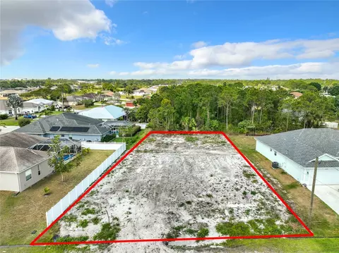 6460 NW Faye St, Port St Lucie, FL 34986