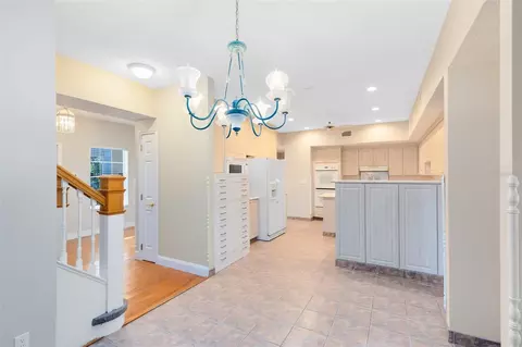 Entry Way - 910 Cypress Ave, Saint Cloud, FL 34769 photo 2 of 5