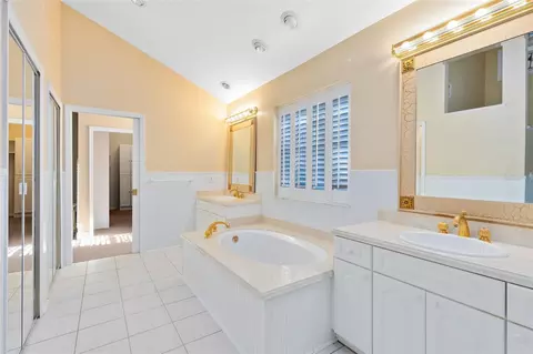Bath - 910 Cypress Ave, Saint Cloud, FL 34769 photo 1 of 3