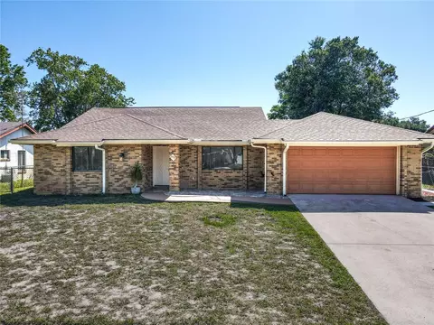 2470 Pine Tree Circle Dr, Orange City, FL 32763