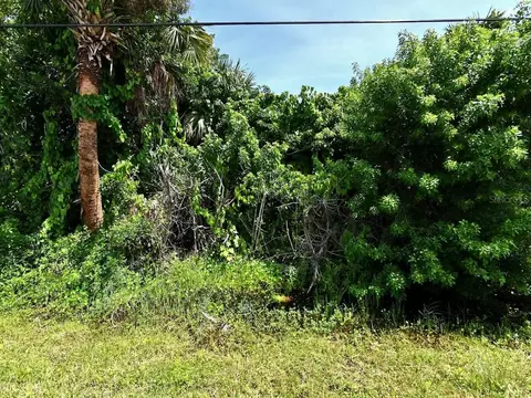 Bamboo Dr, Fort Pierce, FL 34945