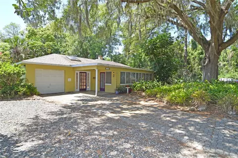 1125 N Mc Donald St, Mount Dora, FL 32757
