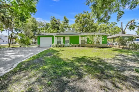 728 E Clifford Ave, Eustis, FL 32726