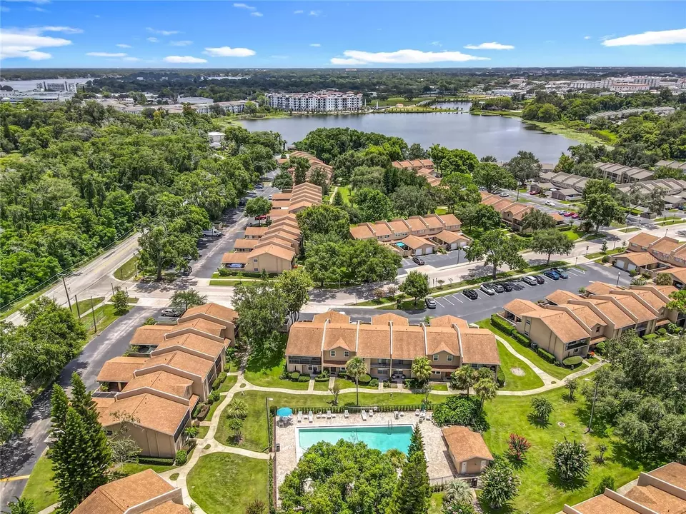 View/Area - 802 Park Lake Cir #2, Maitland, FL 32751 photo 3 of 5