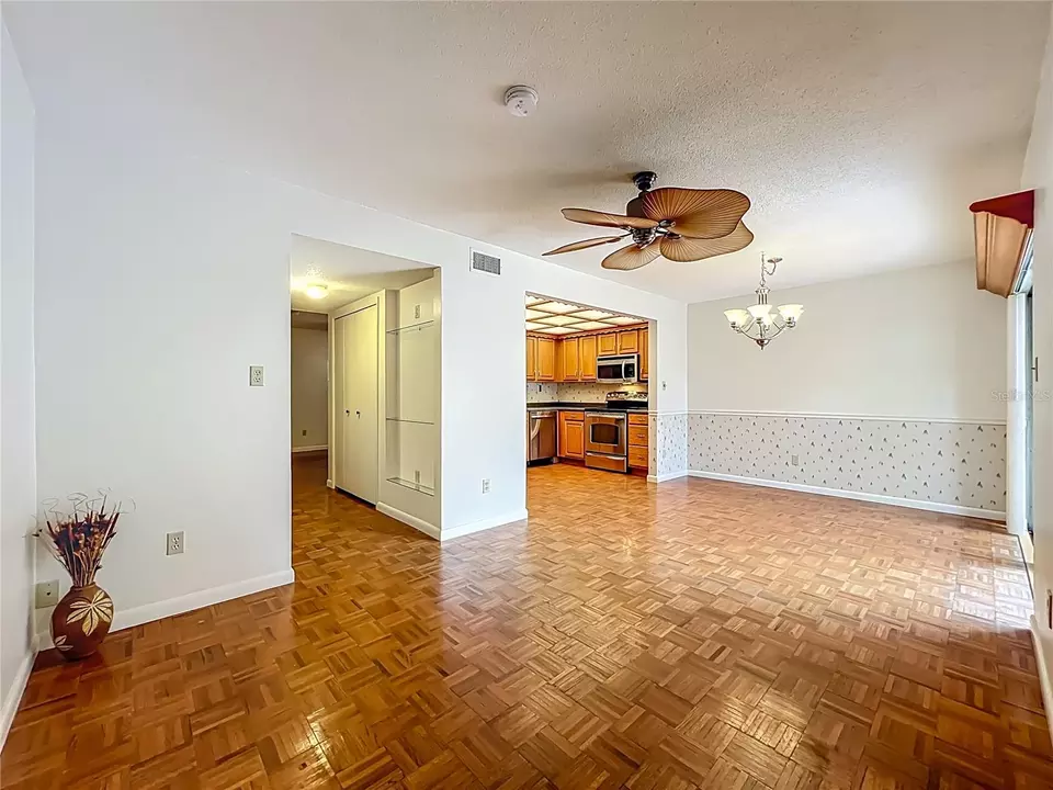 Living - 802 Park Lake Cir #2, Maitland, FL 32751 photo 5 of 8