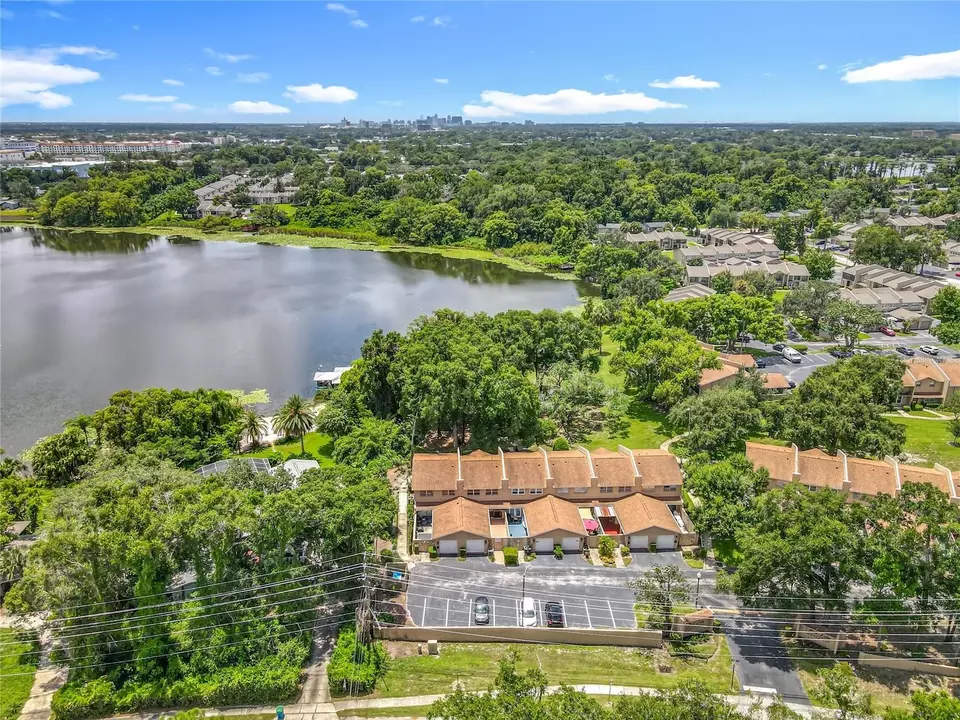 View/Area - 802 Park Lake Cir #2, Maitland, FL 32751 photo 4 of 5