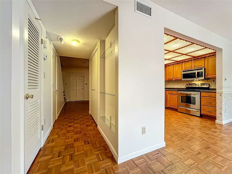 Entry Way - 802 Park Lake Cir #2, Maitland, FL 32751 photo 1 of 1