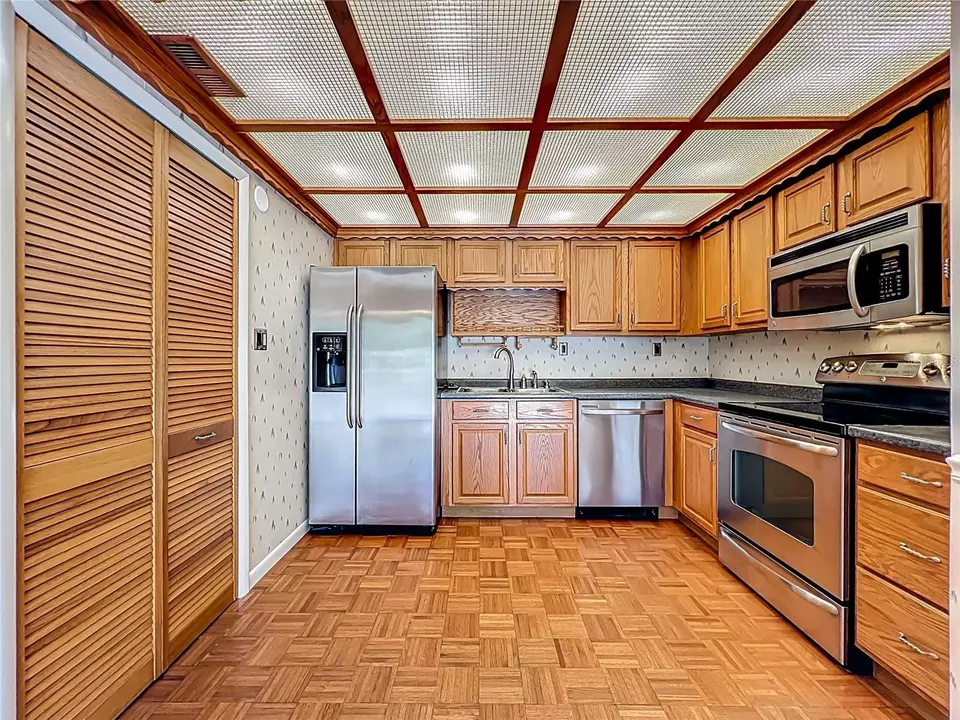 Kitchen - 802 Park Lake Cir #2, Maitland, FL 32751 photo 1 of 4