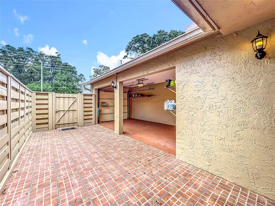 Exterior - 802 Park Lake Cir #2, Maitland, FL 32751 photo 9 of 13