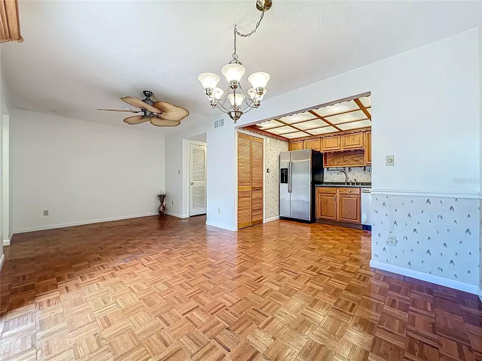 Living - 802 Park Lake Cir #2, Maitland, FL 32751 photo 4 of 8