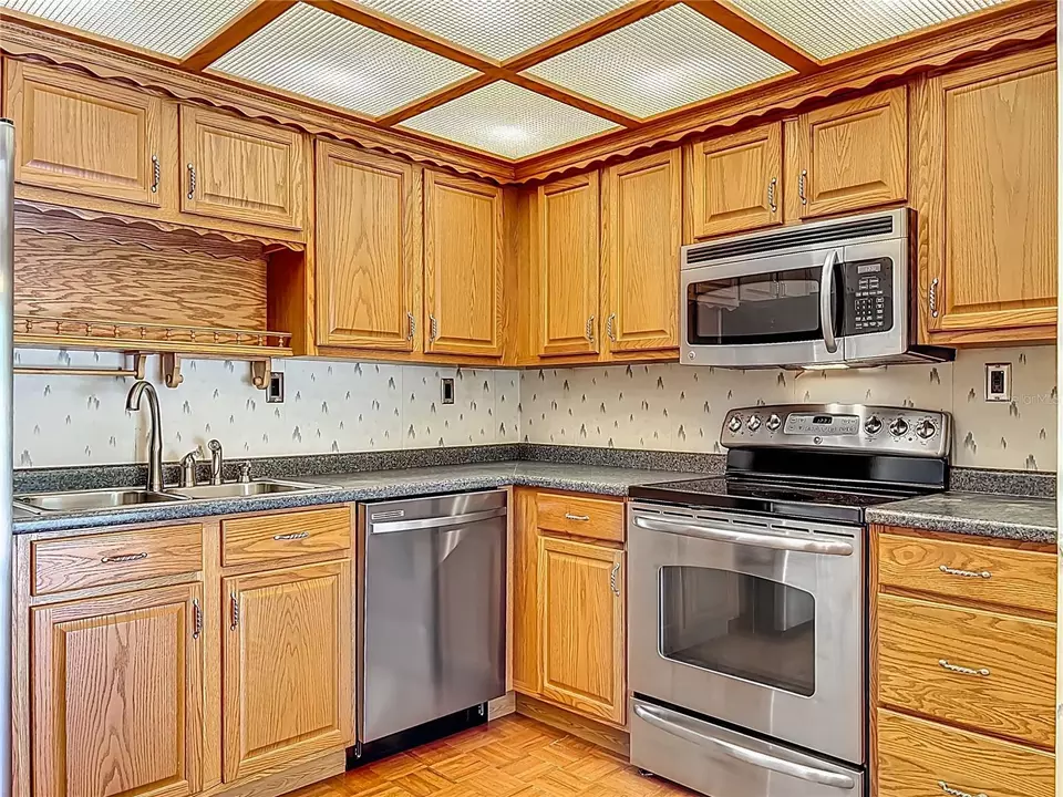 Kitchen - 802 Park Lake Cir #2, Maitland, FL 32751 photo 2 of 4