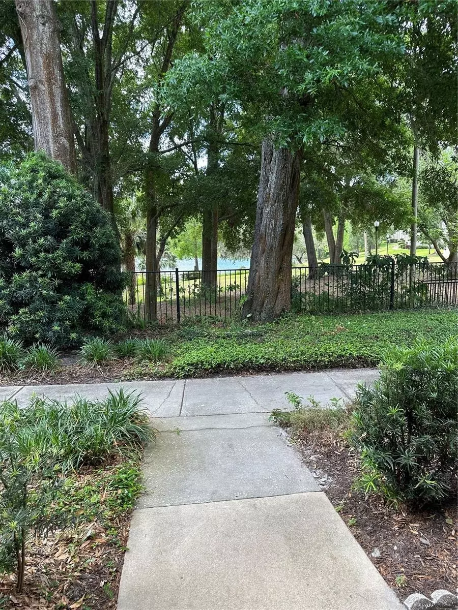 Exterior - 802 Park Lake Cir #2, Maitland, FL 32751 photo 4 of 13