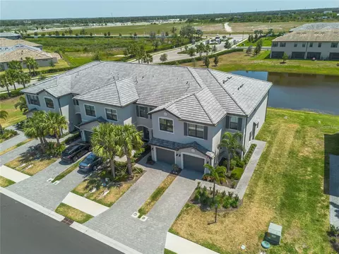 15242 Sunny Day Dr, Bradenton, FL 34211