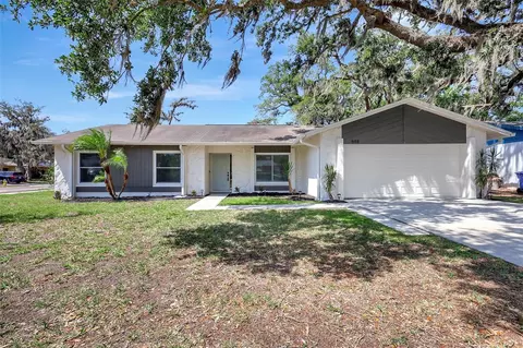 518 Sandy Creek Dr, Brandon, FL 33511