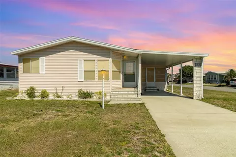 527 Persimmon Dr, Sebastian, FL 32976