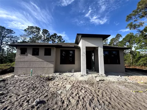 902 Milwaukee Blvd, Lehigh Acres, FL 33974