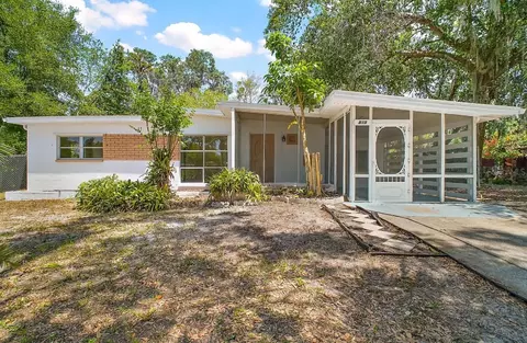 819 Edgewater Dr, Eustis, FL 32726