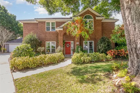343 Raleigh Pl, Oviedo, FL 32765