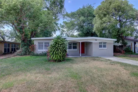 136 Country Club Dr, Sanford, FL 32771