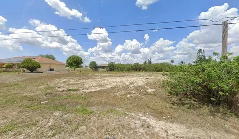 335 NE 19th Ter, Cape Coral, FL 33909