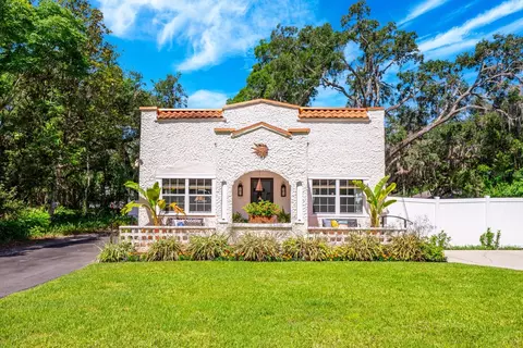 306 Albany Ave, Deland, FL 32724