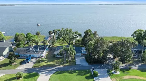 7046 Treasure Island Rd, Leesburg, FL 34788