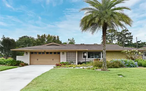 2900 Cullen Lake Shore Dr, Belle Isle, FL 32812