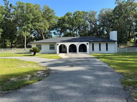16742 SE 165th Ave, Weirsdale, FL 32195