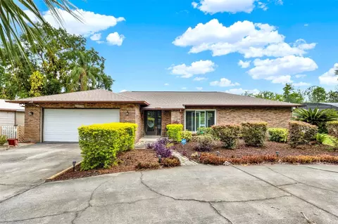 28136 Tammi Dr, Tavares, FL 32778