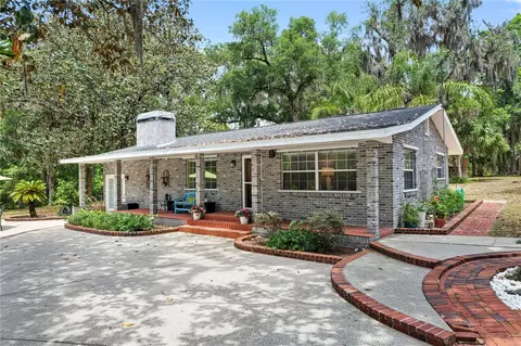 1090 Braddock Rd, Deltona, FL 32725
