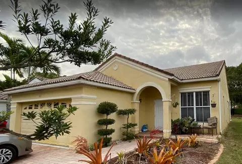 841 Sand Creek Cir, Weston, FL 33327