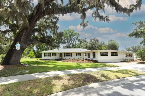 656 Lake Charm Dr, Oviedo, FL 32765
