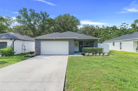 25106 Quaker Ridge Ave, Sorrento, FL 32776