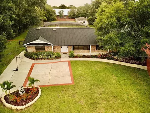 949 Shadow Oaks Rd, Kissimmee, FL 34744