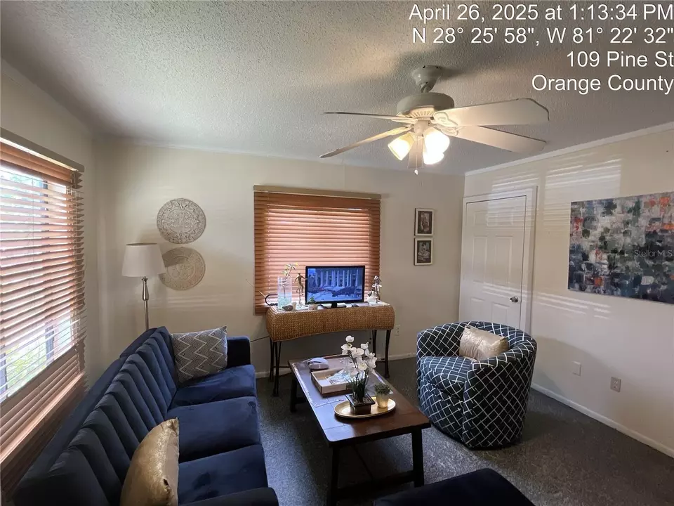 Living - 109 Pine St, Orlando, FL 32824 photo 2 of 3