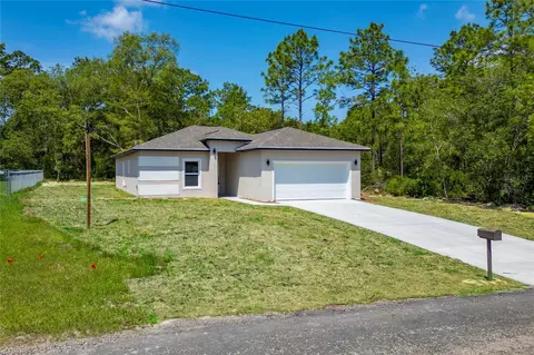 7104 N Maltese Dr, Citrus Springs, FL 34433