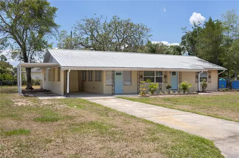 88 E Charlotte Ave, Eustis, FL 32726