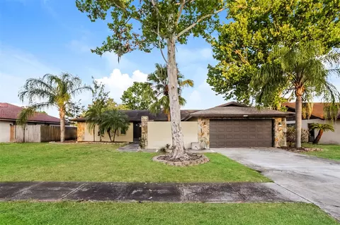 2006 Sycamore Ln, Plant City, FL 33563