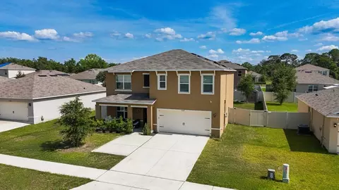 2752 Grand Central Ave, Tavares, FL 32778