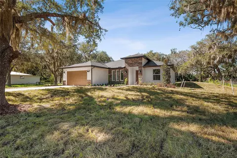 304 N Jungle Rd, Geneva, FL 32732