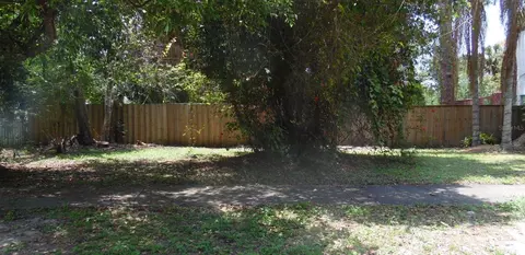 Valencia Street, Sanford, FL 32771