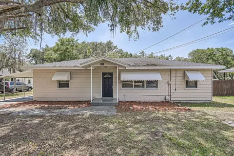 811 S Lone Oak Dr, Leesburg, FL 34748