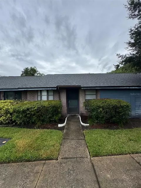 2750 King Oak Cir, Saint Cloud, FL 34769 photo 1