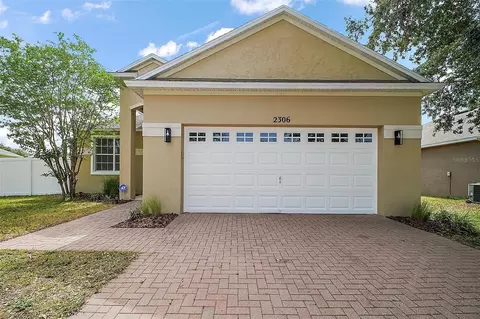 2306 Valhalla Dr, Tavares, FL 32778